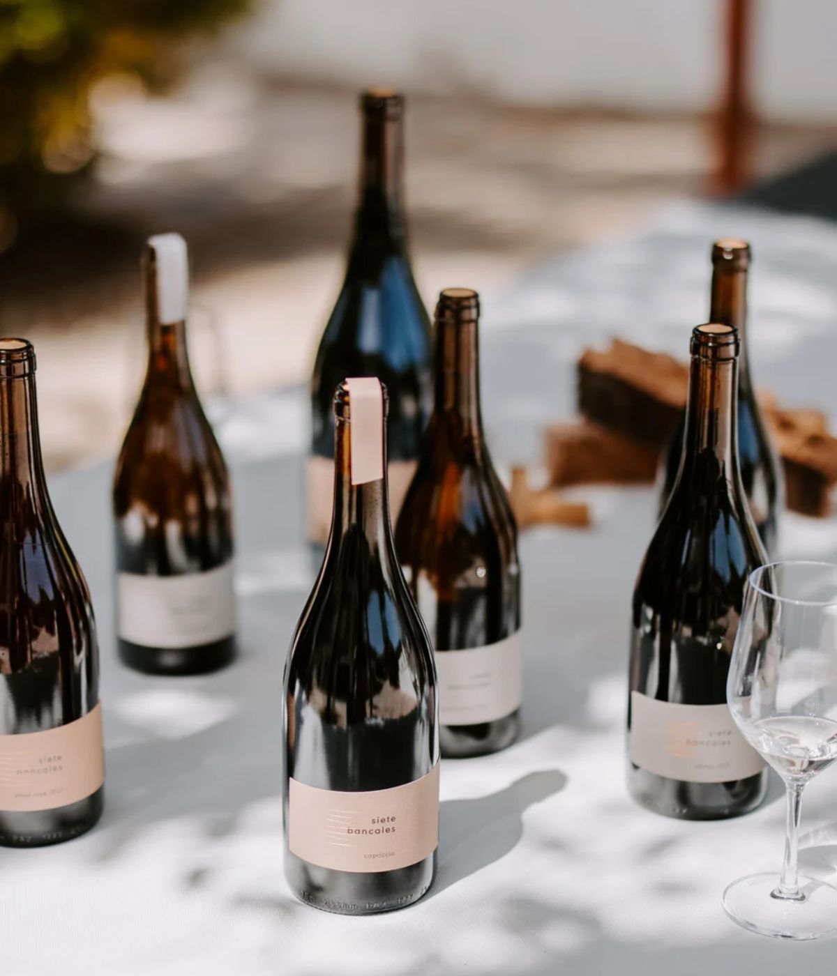 Siete Bancales wine bottles